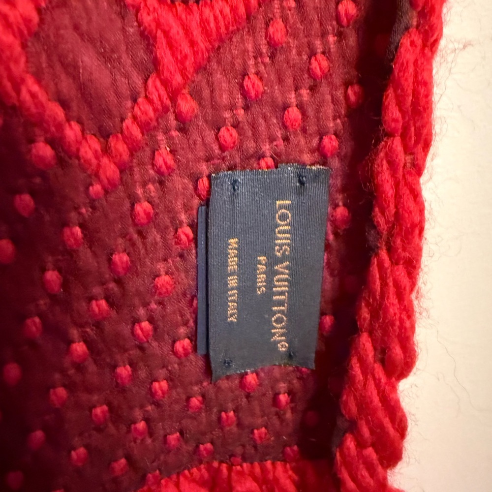Louis Vuitton Scarlet Monogram Knit Scarf - Picture 2 of 3
